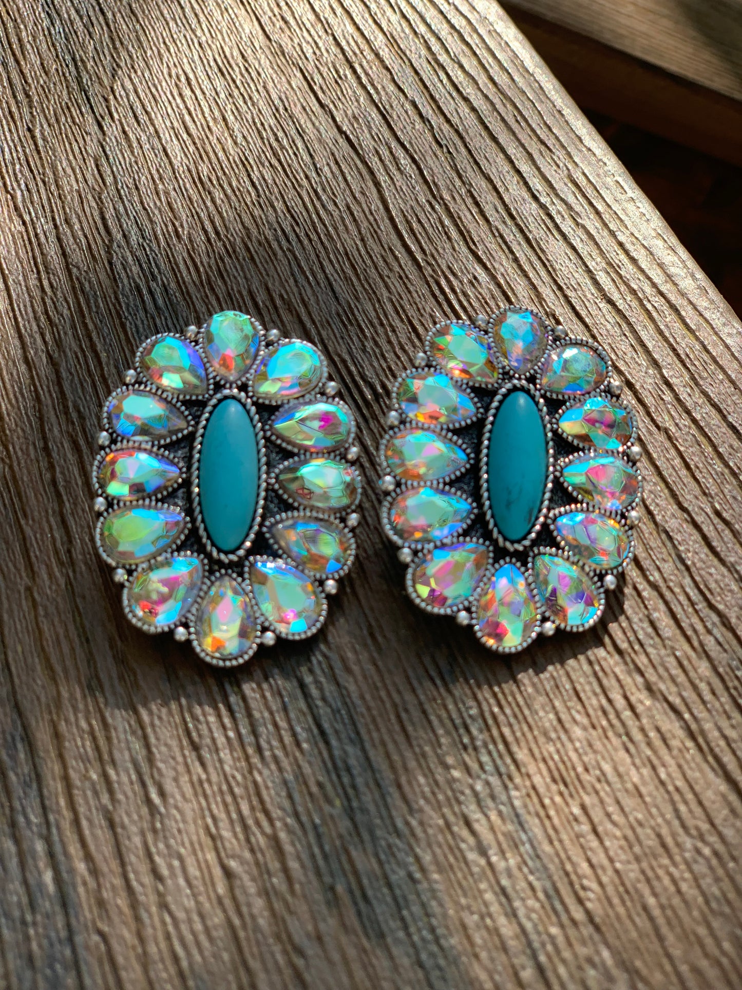 WESTERN TURQUOISE STONE WITH RHINESTONE EARRING