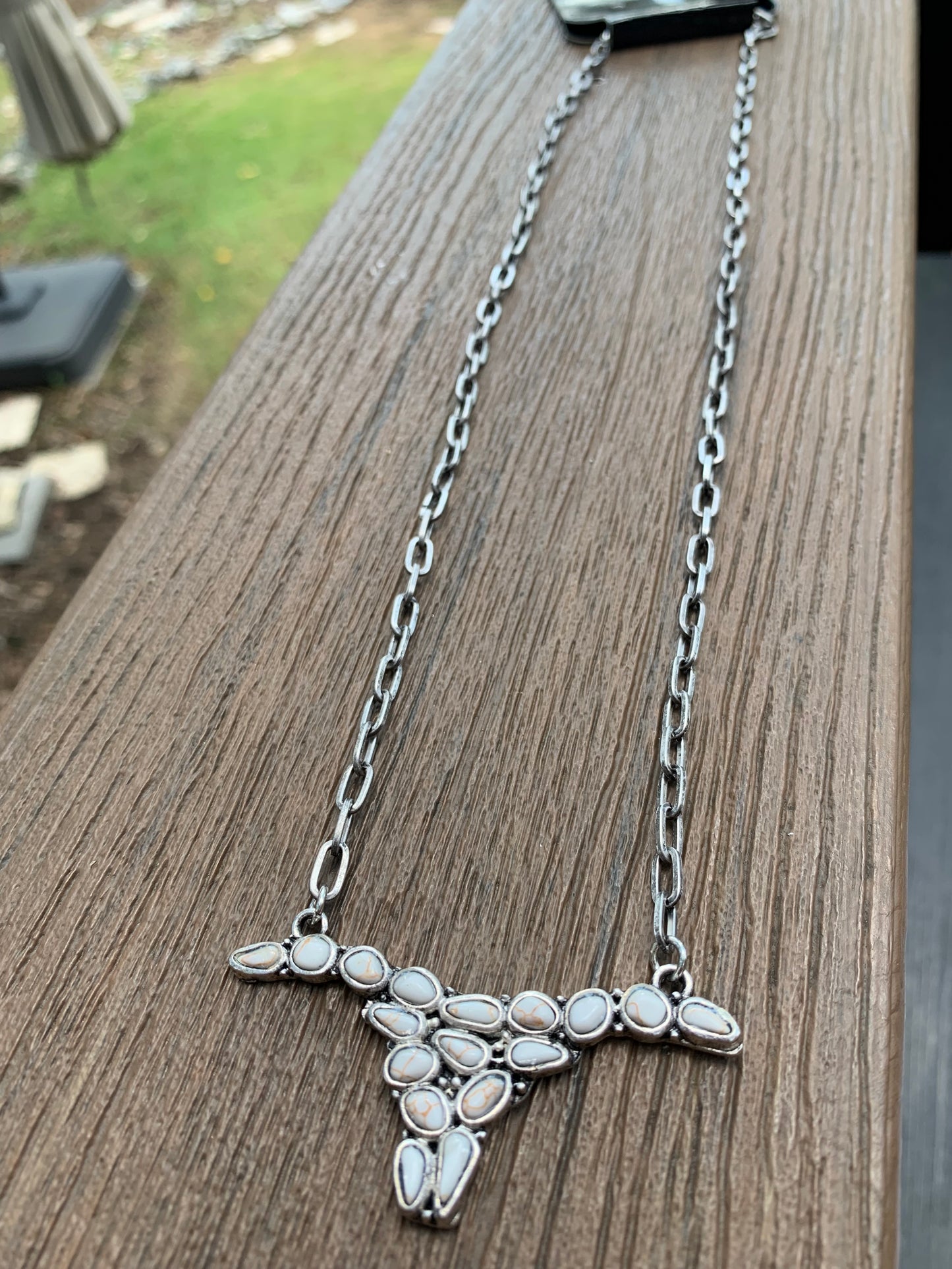 24'' Silver metal chain with  longhorn pendent Necklace