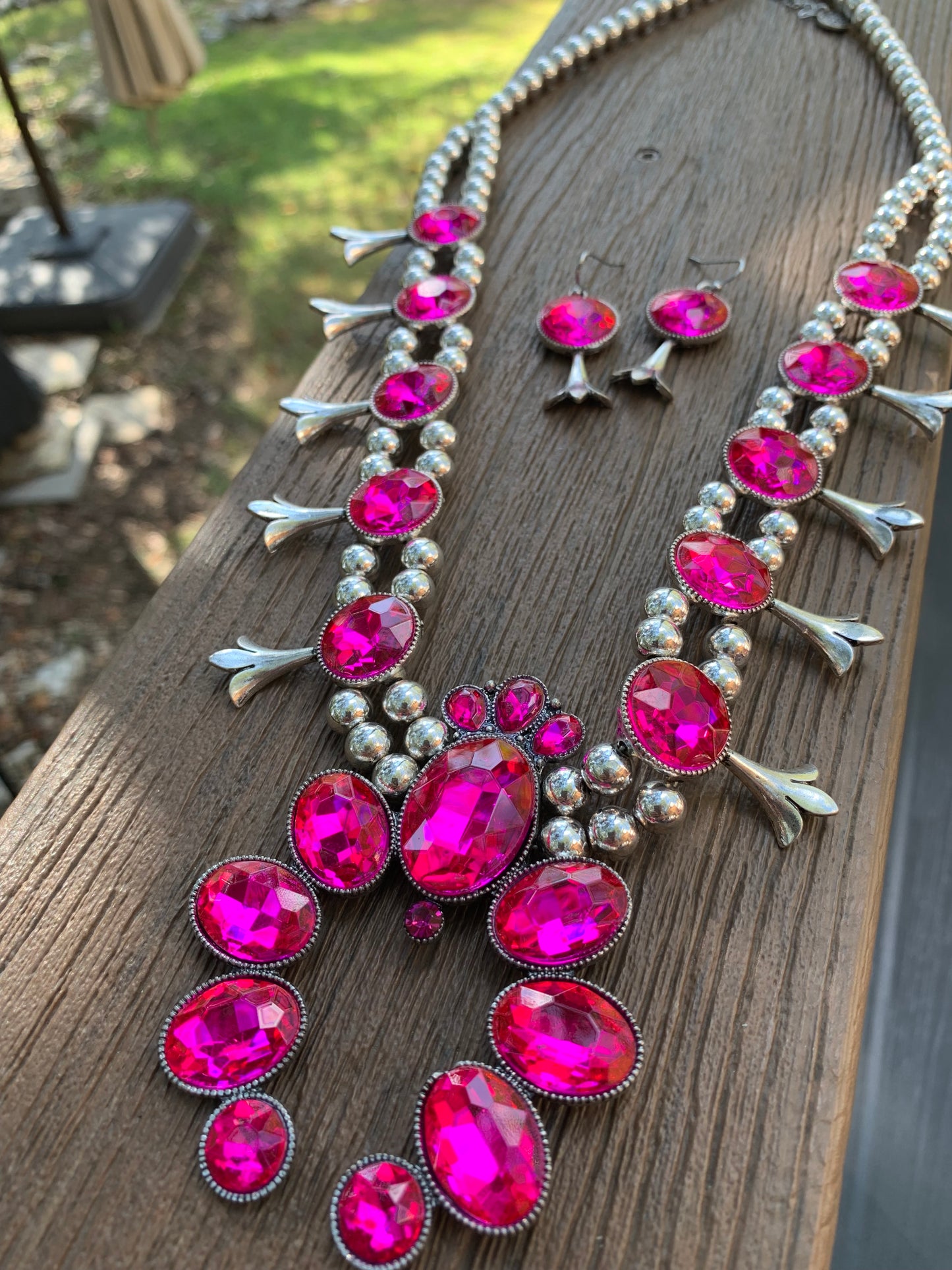 set necklace and earrings