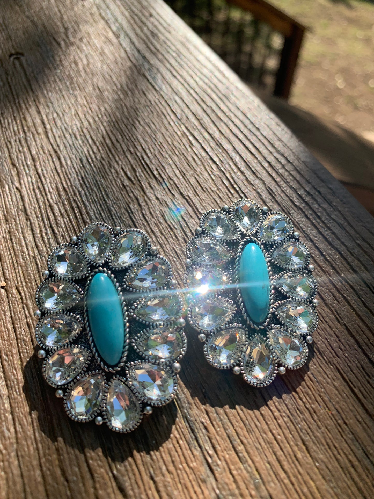WESTERN TURQUOISE STONE WITH RHINESTONE EARRING