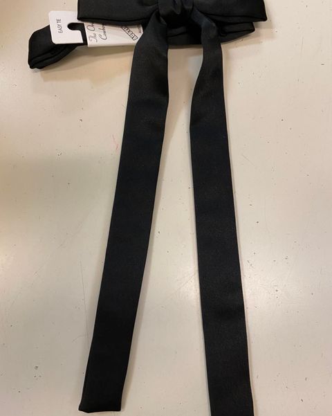 Around the neck Bow tie